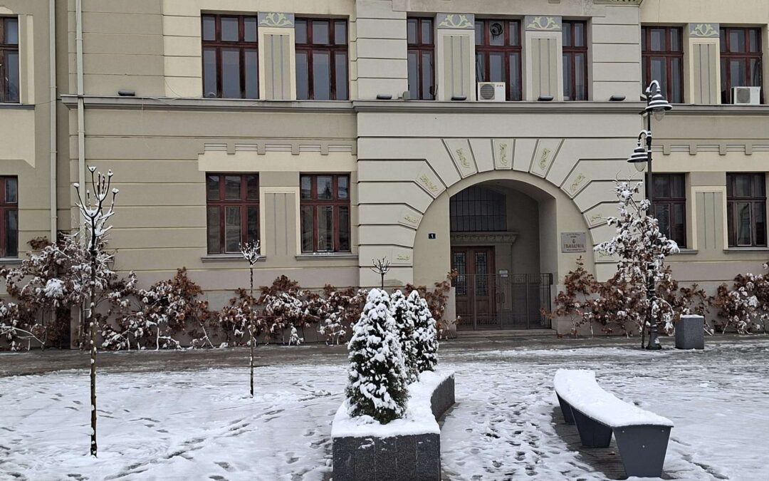 Počela prodaja badnjaka i pšenice: Grad na Moravi jutros odiše posebnom prazničnom atmosferom