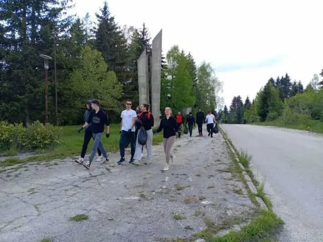 Mladost na delu: Sploženi omladinci tri grada uredili kompleks „Boško Buha”