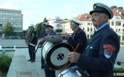 Čačane i ovoga prvog maja probudili zvuci trube:Tradicija duža od sedam decenija