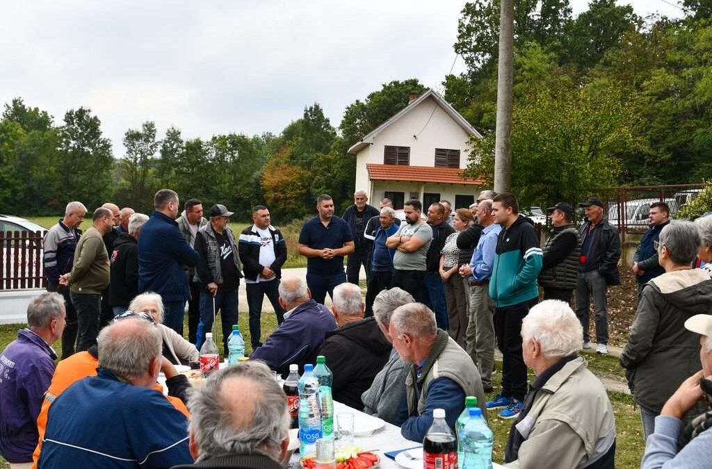 Asfaltira se put za Kaonik, pet miliona dinara za crkvu u Viljuši