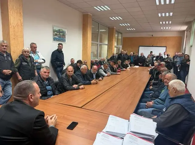 Potpisani ugovori o subvencijama sa 208 poljoprivrednika u Lučanima